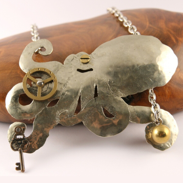 14004N – Steampunk Octopus necklace Alpaca