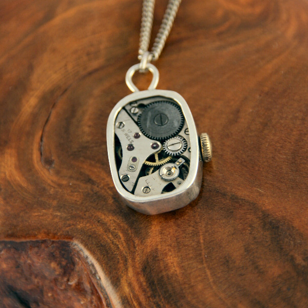 16001N – Clockwork necklace backside Silver – sold