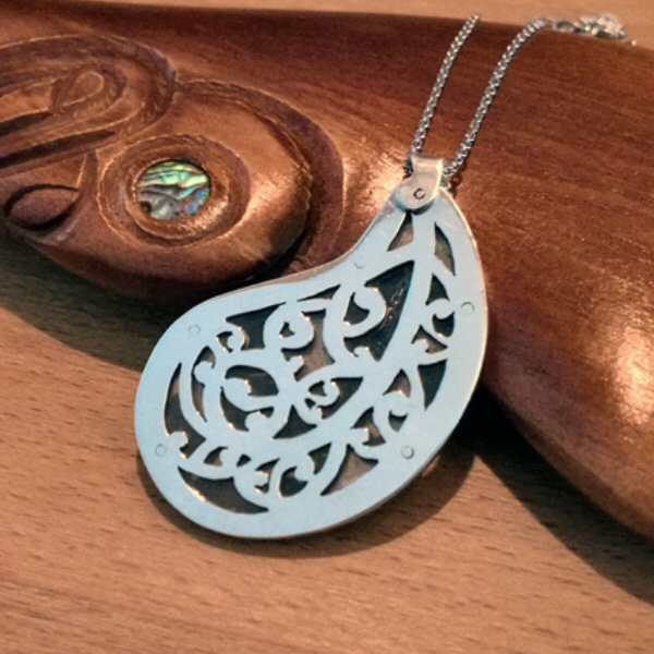 16003N – Maori pattern rivet necklace Silver front – sold